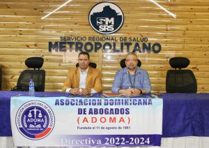 Read more about the article Capacitan en derecho administrativo a encargados departamentos centros SRSM