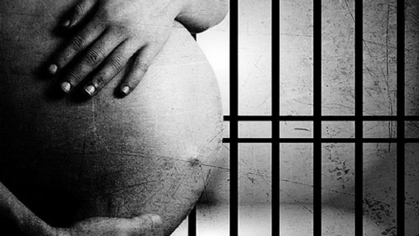 Read more about the article Un embarazo en adolescente “es una condena”