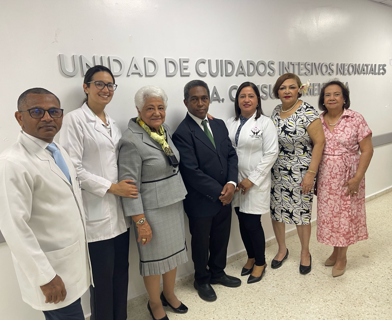 En este momento estás viendo Hospital Evangelina Rodríguez nombra Unidad de Cuidados Intensivos Neonatales en honor a Dra. Consuelo Mercedes Mendoza Castillo