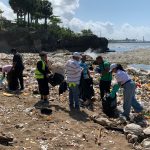 Robert Reid Cabral y Medio Ambiente realizan jornada de limpieza en playa del Fuerte San Gil