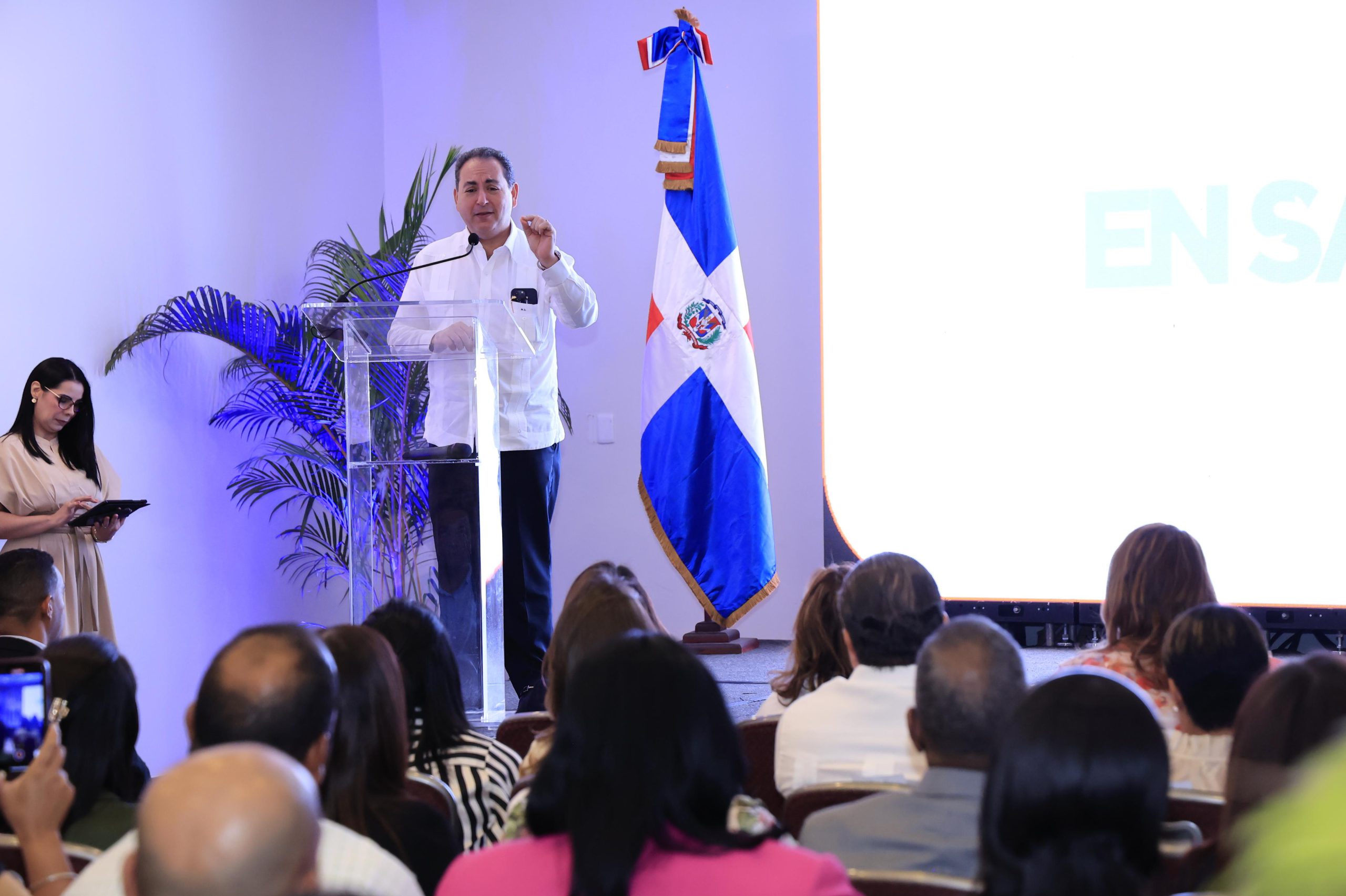 Lee más sobre el artículo SNS lanza “Multimedios en Salud”, plataforma para fortalecer la comunicación institucional y acercarse a la ciudadanía