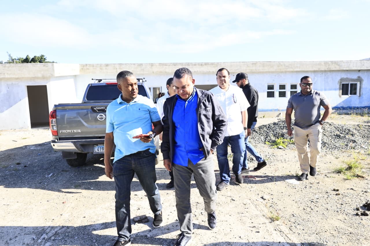 Lee más sobre el artículo SNS supervisa avances y ordena reanudación y conclusión de obras hospitalarias en Santo Domingo Norte