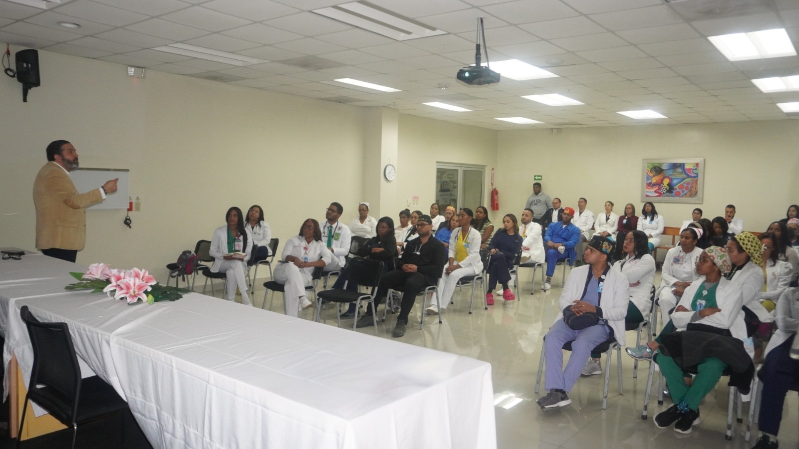 En este momento estás viendo Hospital Materno Dr. Reynaldo Almánzar imparte capacitaciones sobre el Marco de la Atención Médico Legal