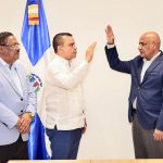 Titular del SNS juramenta a epidemiólogo Rafael de Luna como Coordinador Nacional de Hospitales
