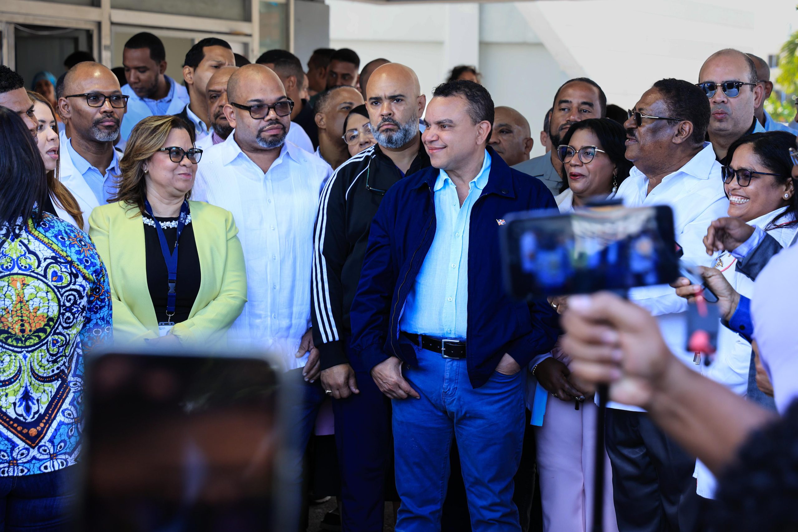 En este momento estás viendo Titular SNS garantiza hospitales están preparados para asistir en Semana Mayor;refuerza personal y activa protocolos